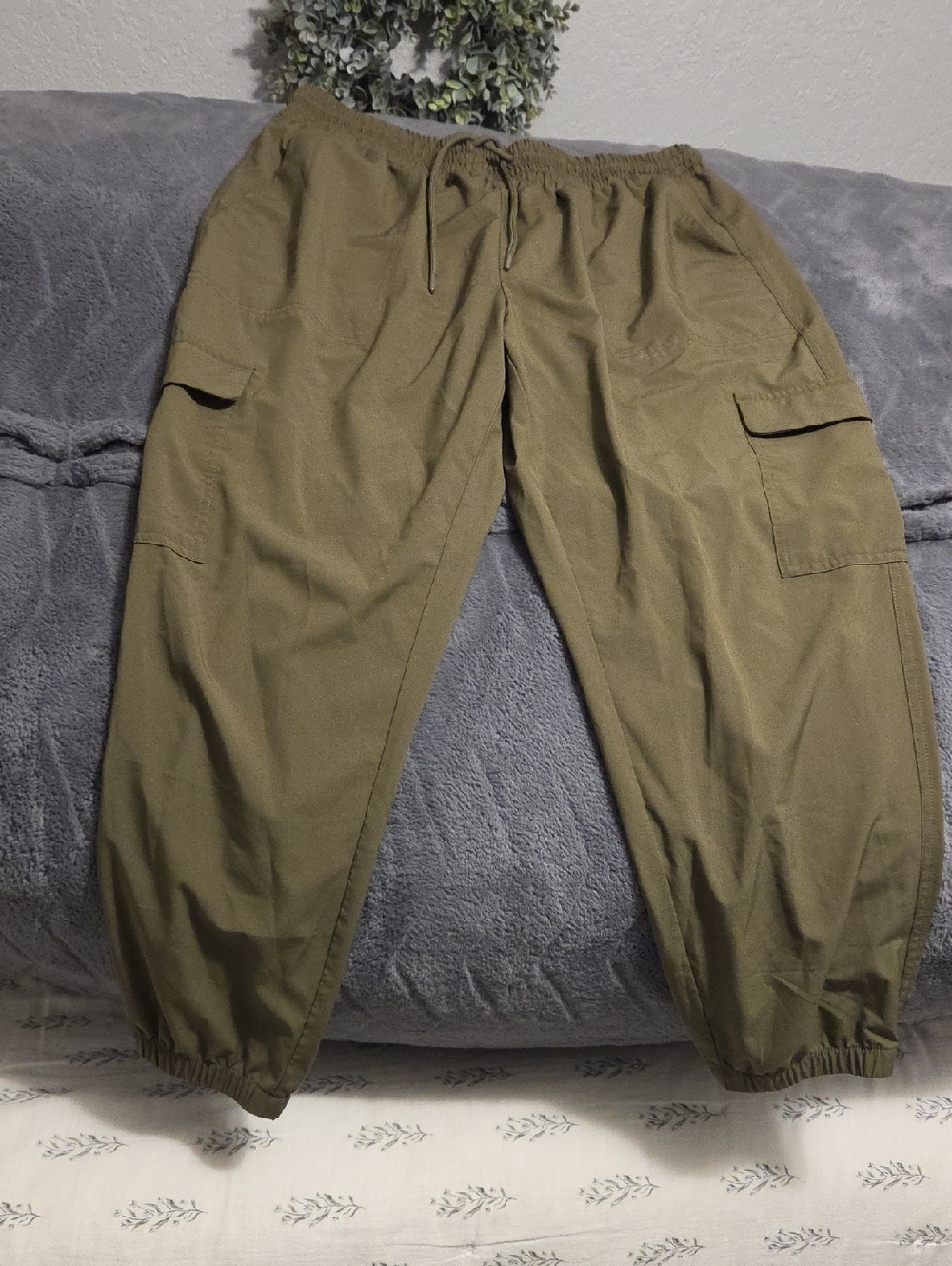 Old Navy Women's Olive Cargo Jogger Pants